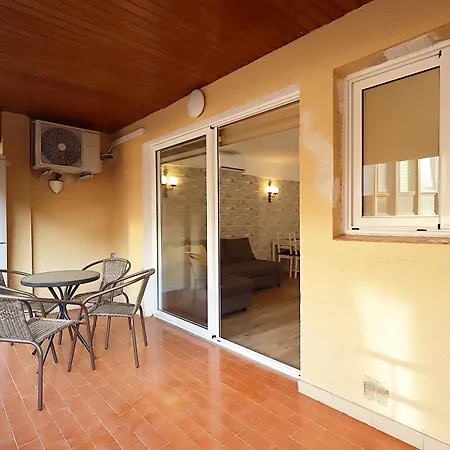 Domus Apartment